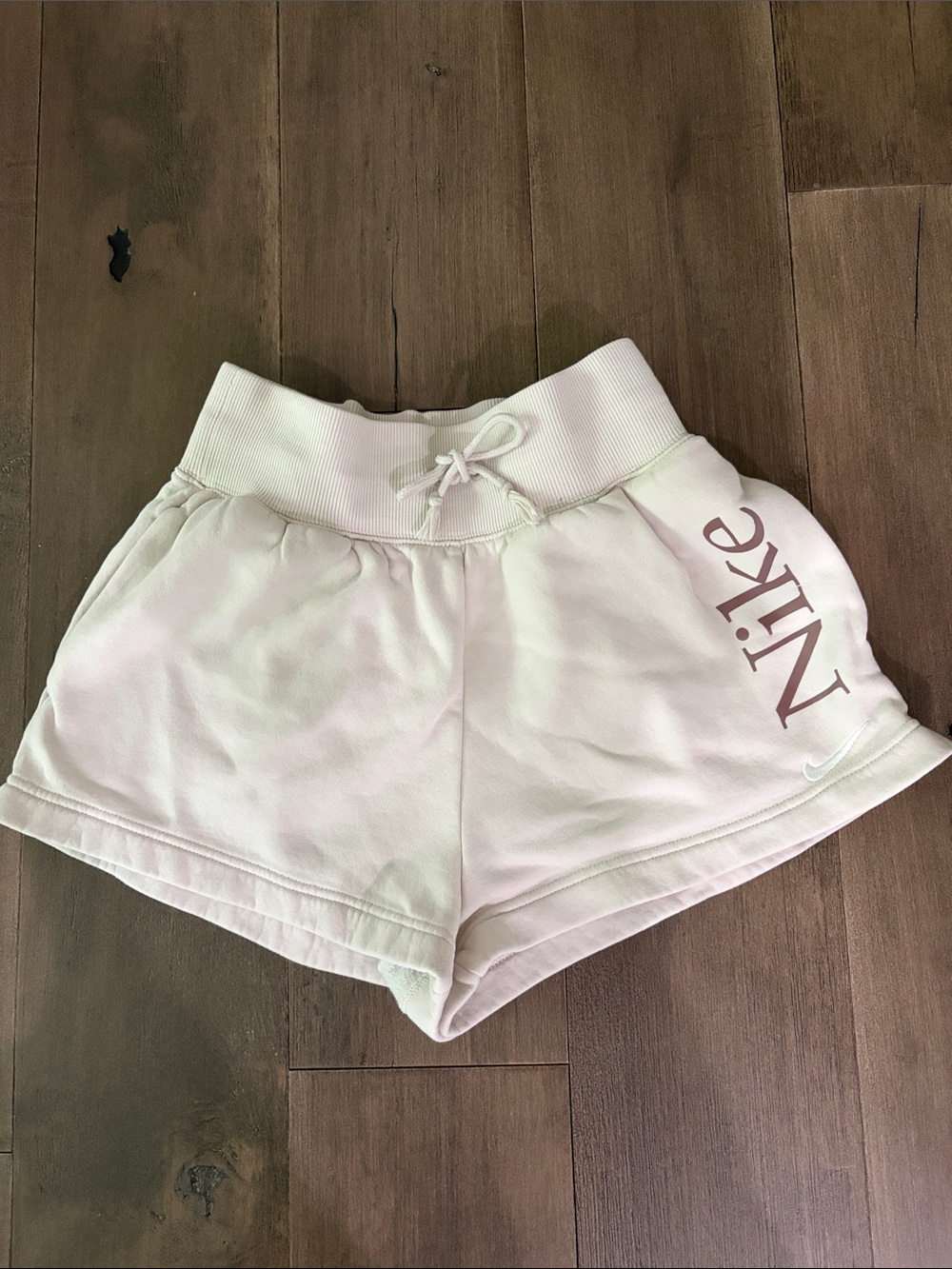 Nike Women’s Cream Drawstring High-rise Lounge Shorts